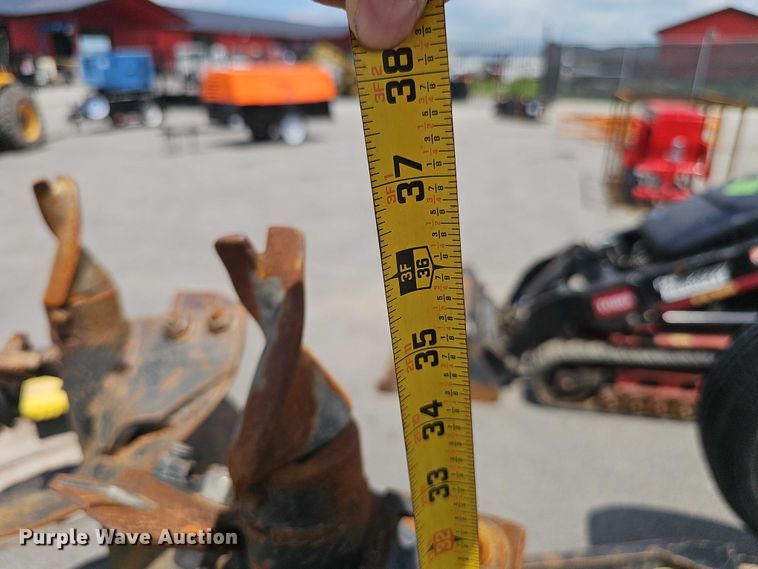 image for item DR3929 2019 Toro Dingo TX-427 compact utility loader