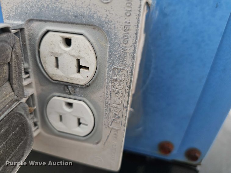 image for item DR3934 2005 SDMO 116UCM generator