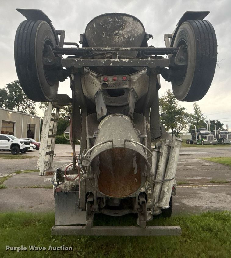 image for item DS3762 2014 Peterbilt 365 ready mix truck