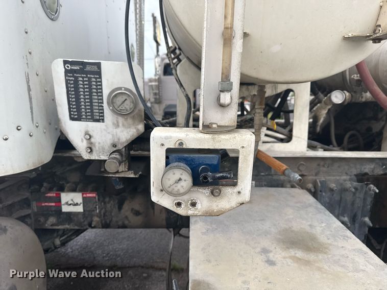 image for item DS3762 2014 Peterbilt 365 ready mix truck