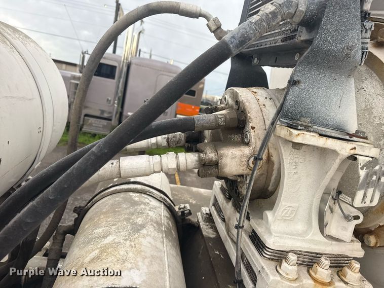 image for item DS3762 2014 Peterbilt 365 ready mix truck