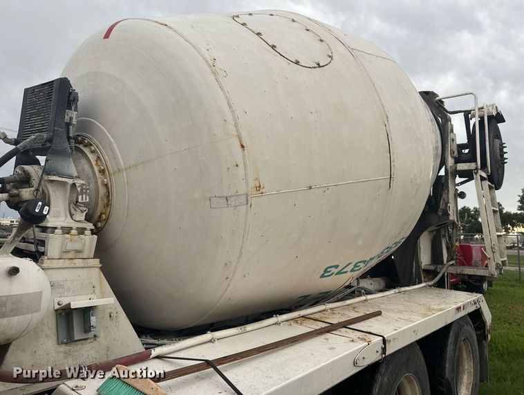 image for item DS3762 2014 Peterbilt 365 ready mix truck