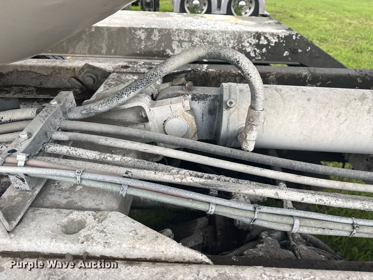 image for item DS3762 2014 Peterbilt 365 ready mix truck