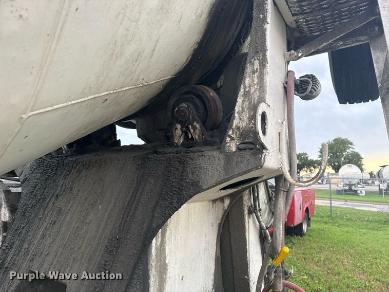 image for item DS3762 2014 Peterbilt 365 ready mix truck