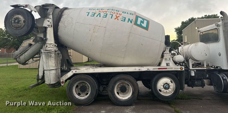 image for item DS3762 2014 Peterbilt 365 ready mix truck