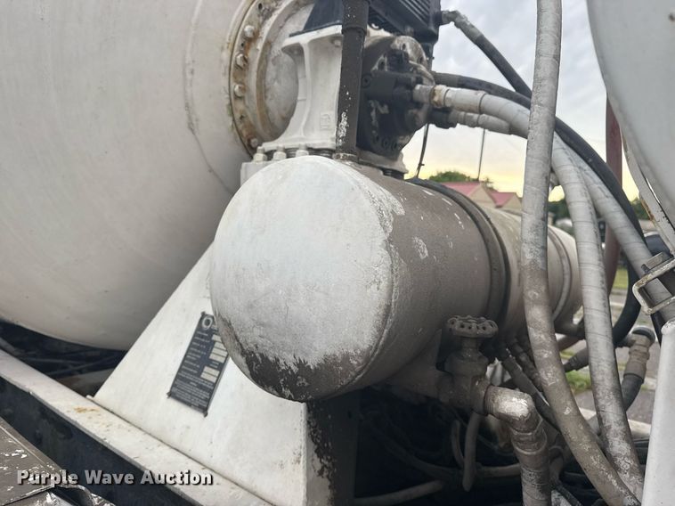 image for item DS3762 2014 Peterbilt 365 ready mix truck