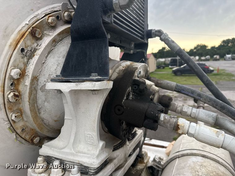 image for item DS3762 2014 Peterbilt 365 ready mix truck