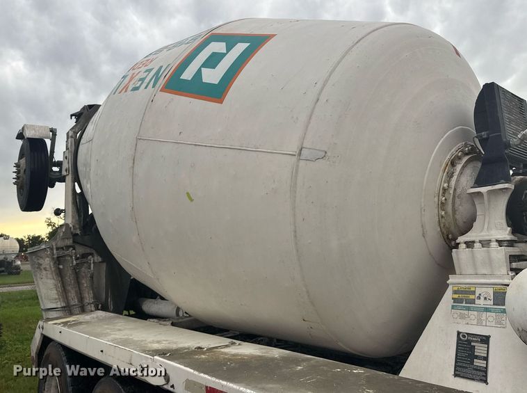 image for item DS3762 2014 Peterbilt 365 ready mix truck