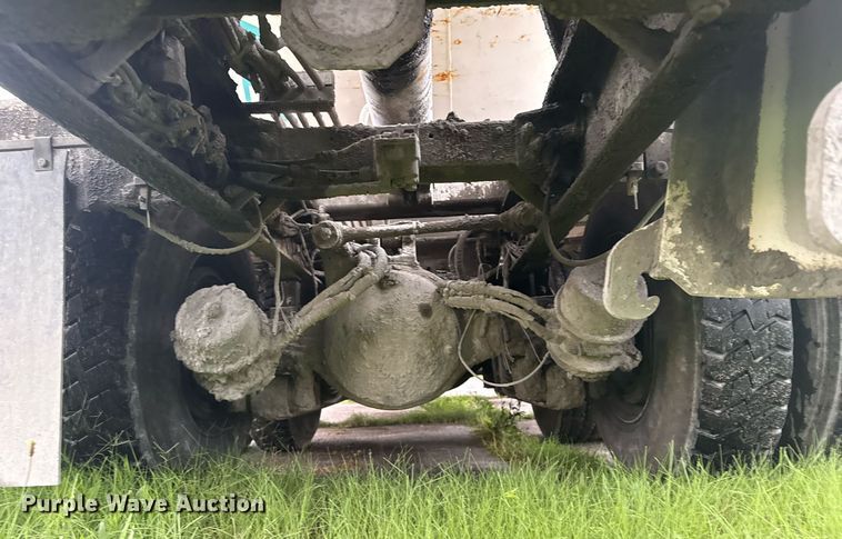 image for item DS3762 2014 Peterbilt 365 ready mix truck