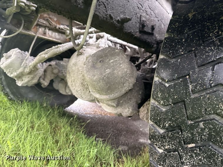 image for item DS3762 2014 Peterbilt 365 ready mix truck