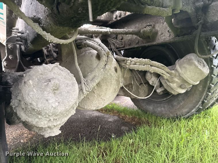 image for item DS3762 2014 Peterbilt 365 ready mix truck