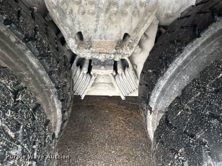 image for item DS3762 2014 Peterbilt 365 ready mix truck