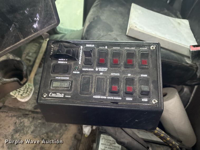 image for item DS3762 2014 Peterbilt 365 ready mix truck