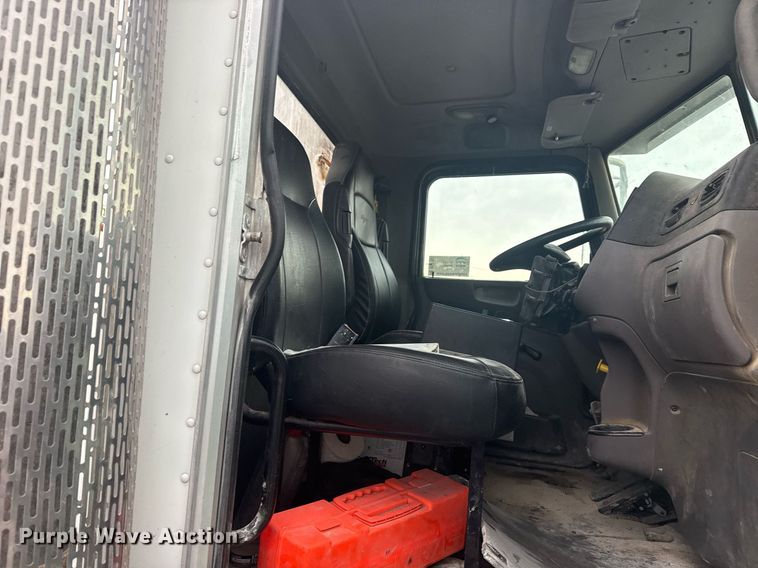 image for item DS3762 2014 Peterbilt 365 ready mix truck