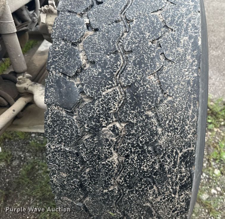 image for item DS3762 2014 Peterbilt 365 ready mix truck