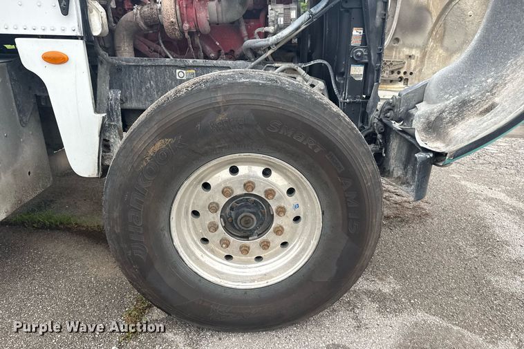 image for item DS3762 2014 Peterbilt 365 ready mix truck