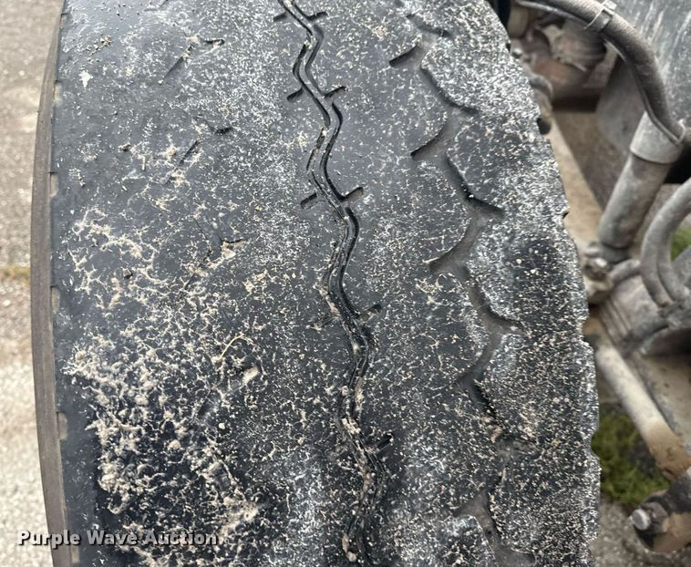 image for item DS3762 2014 Peterbilt 365 ready mix truck