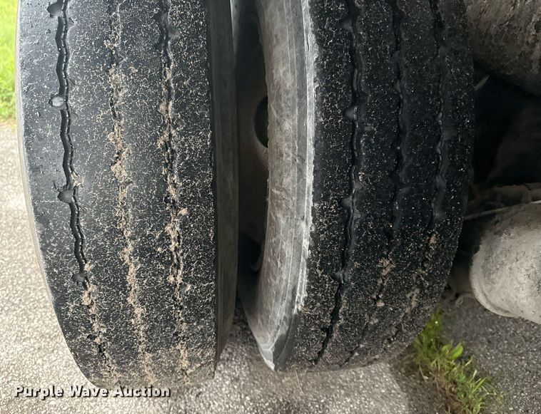 image for item DS3762 2014 Peterbilt 365 ready mix truck