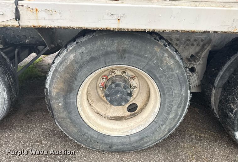 image for item DS3762 2014 Peterbilt 365 ready mix truck