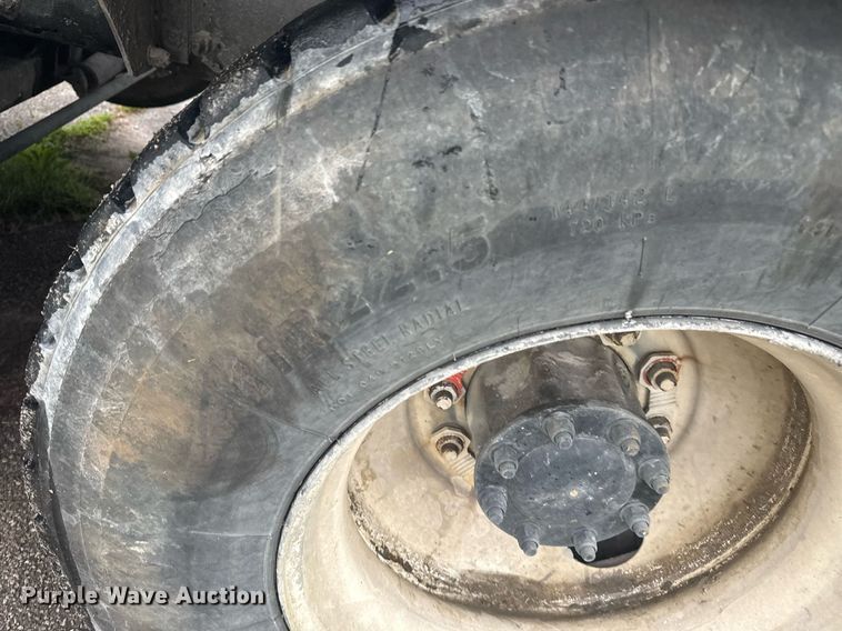 image for item DS3762 2014 Peterbilt 365 ready mix truck