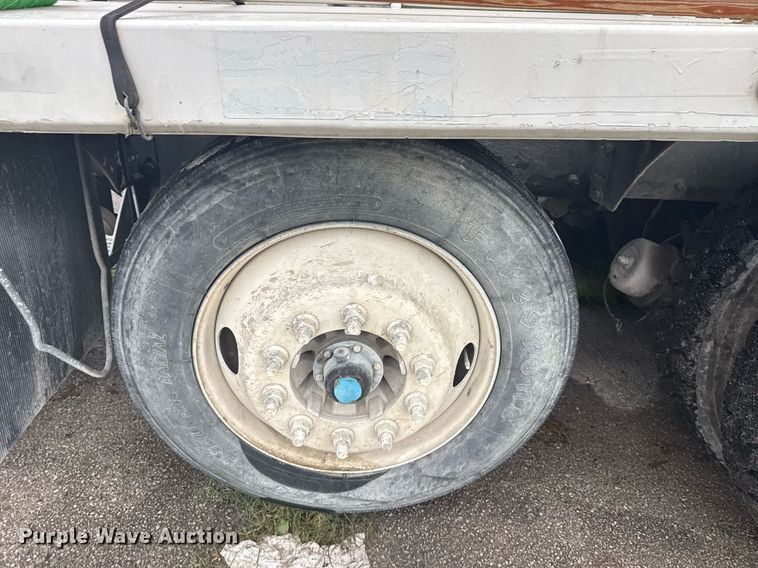 image for item DS3762 2014 Peterbilt 365 ready mix truck