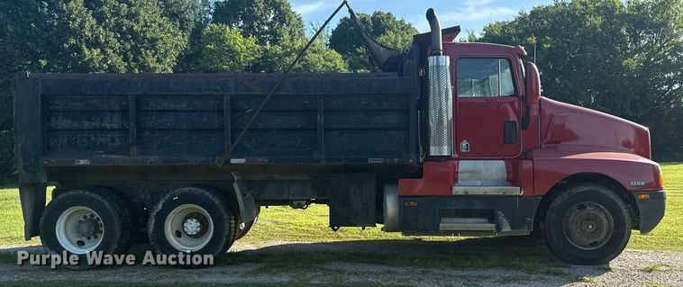 image for item DS3764 1992 Kenworth T660 dump truck