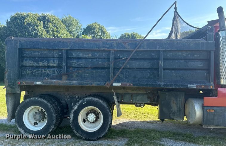 image for item DS3764 1992 Kenworth T660 dump truck