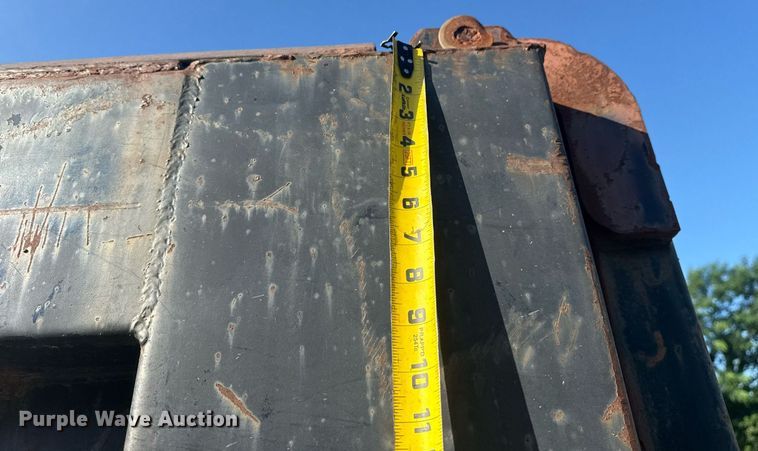 image for item DS3764 1992 Kenworth T660 dump truck