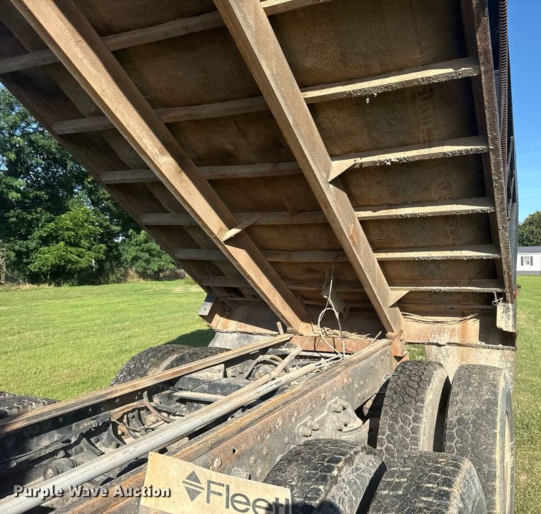 image for item DS3764 1992 Kenworth T660 dump truck