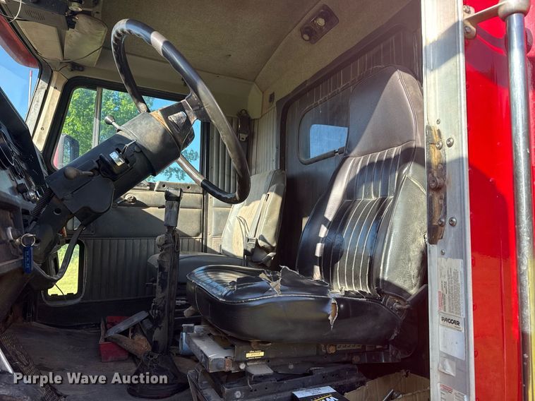 image for item DS3764 1992 Kenworth T660 dump truck