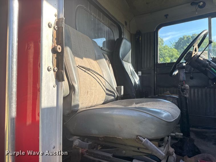 image for item DS3764 1992 Kenworth T660 dump truck