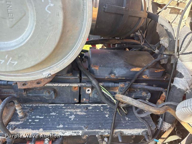 image for item DS3764 1992 Kenworth T660 dump truck