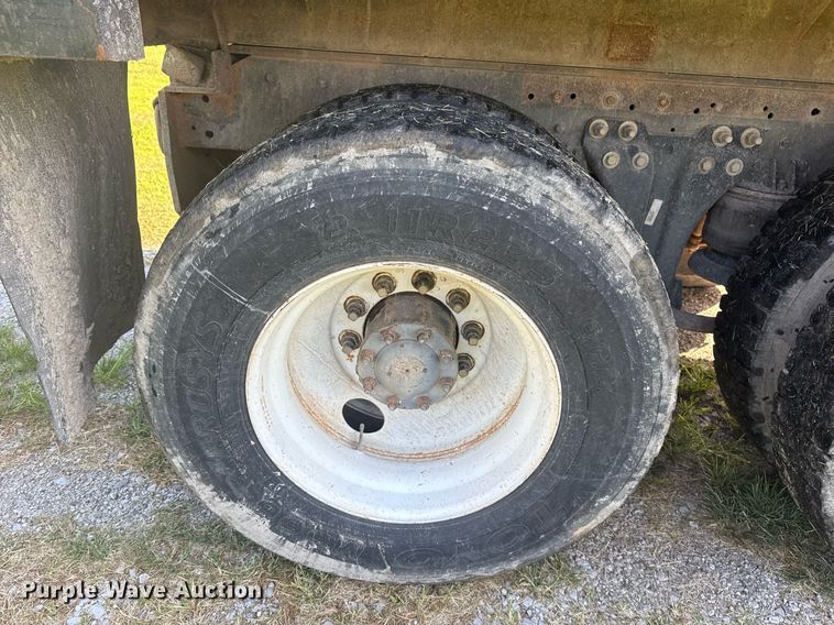 image for item DS3764 1992 Kenworth T660 dump truck