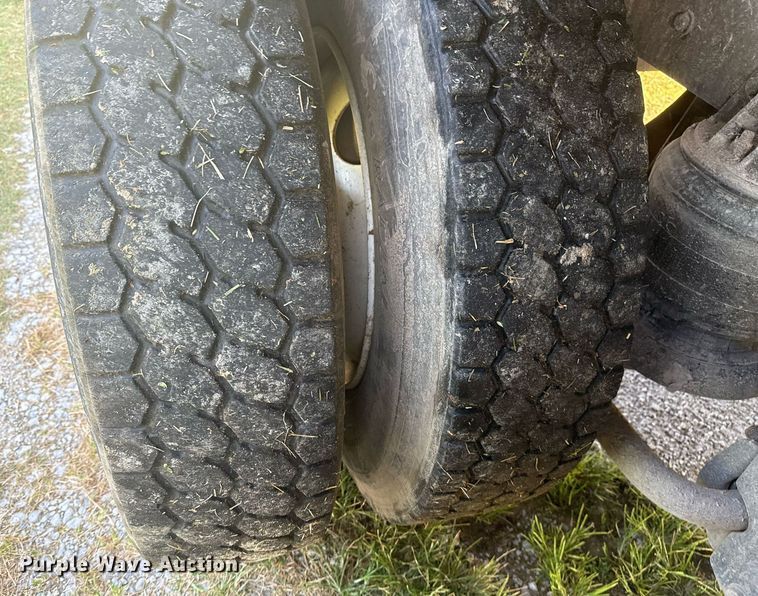 image for item DS3764 1992 Kenworth T660 dump truck