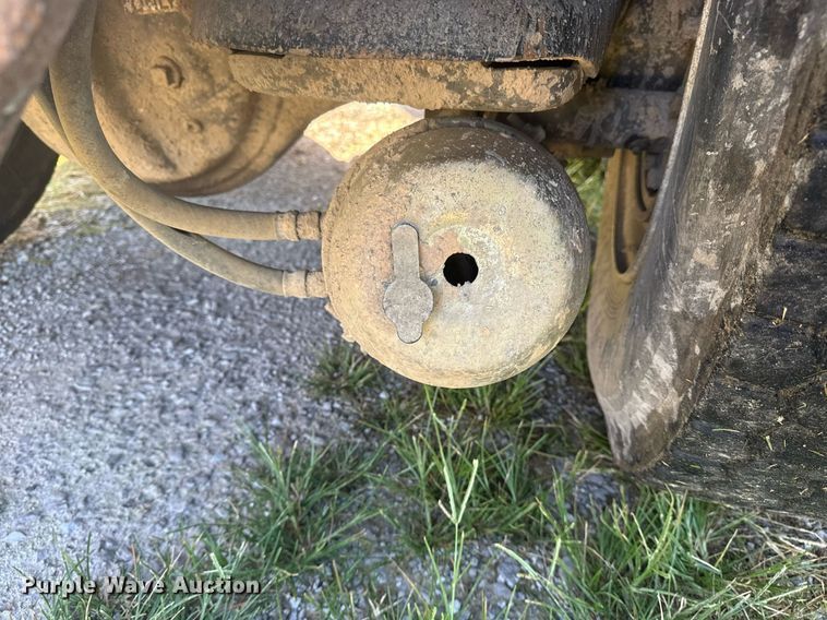 image for item DS3764 1992 Kenworth T660 dump truck