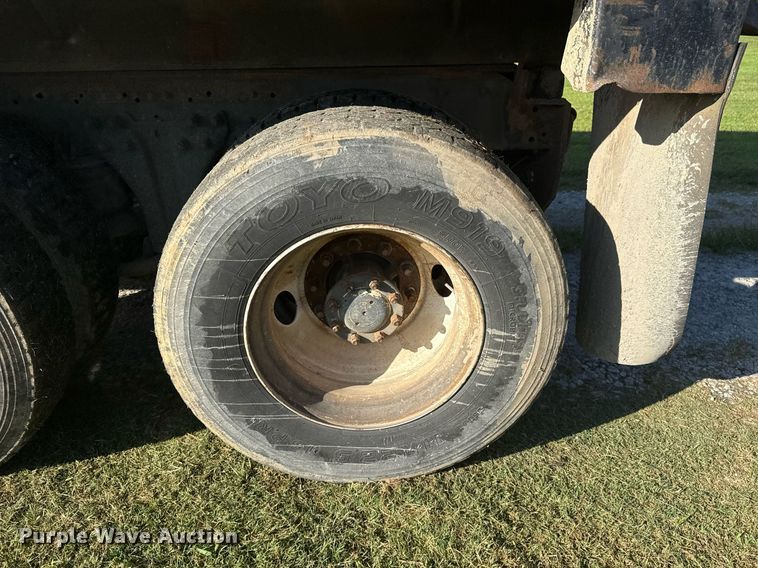 image for item DS3764 1992 Kenworth T660 dump truck