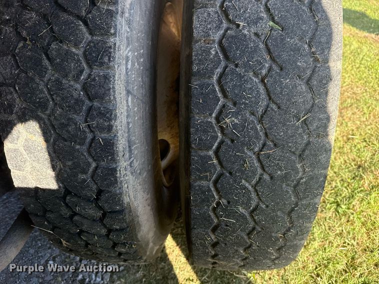 image for item DS3764 1992 Kenworth T660 dump truck