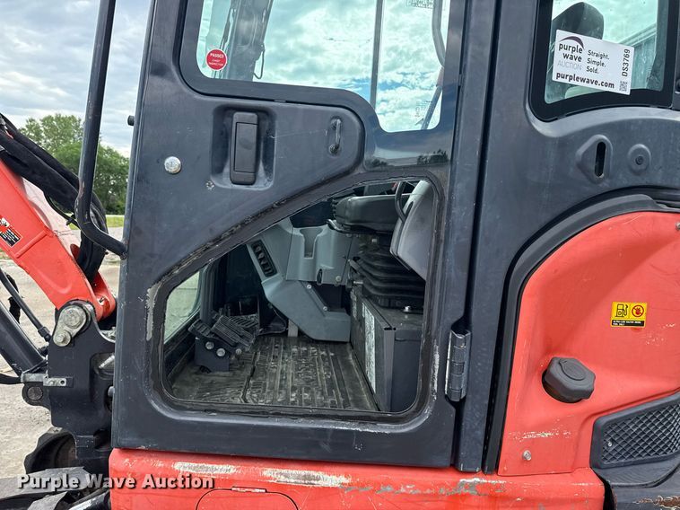 image for item DS3769 2017 Kubota KX033-4 mini excavator