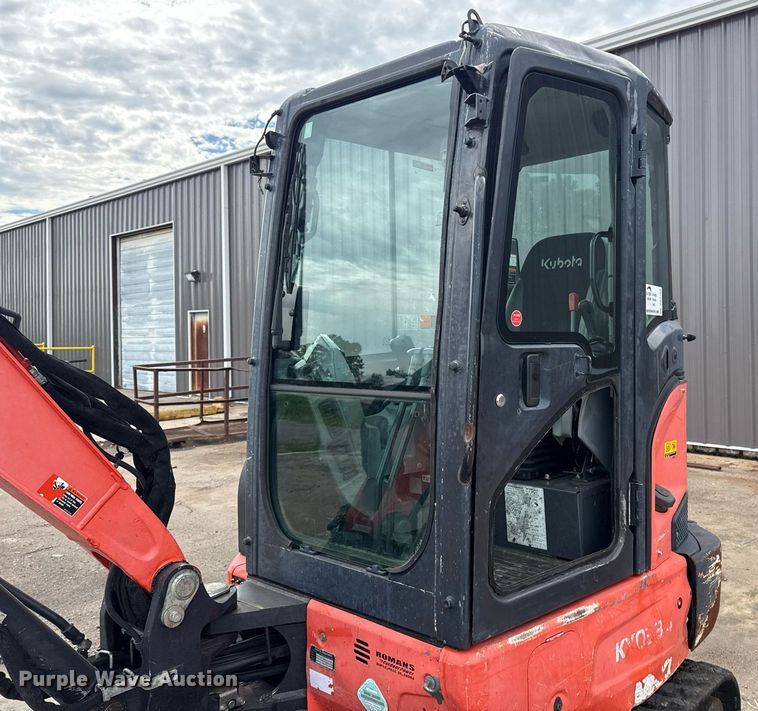 image for item DS3769 2017 Kubota KX033-4 mini excavator