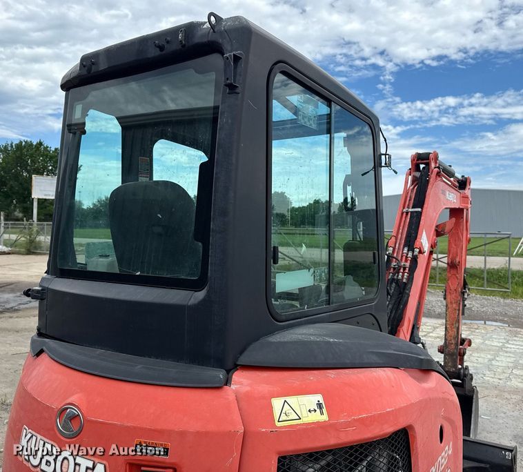 image for item DS3769 2017 Kubota KX033-4 mini excavator