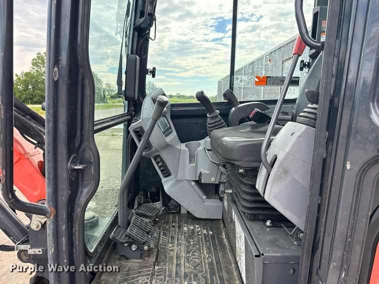 image for item DS3769 2017 Kubota KX033-4 mini excavator