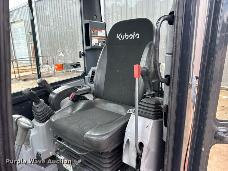 image for item DS3769 2017 Kubota KX033-4 mini excavator