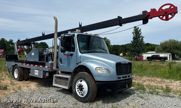 image for item DS3774 2009 Freightliner Business Class M2 swab truck