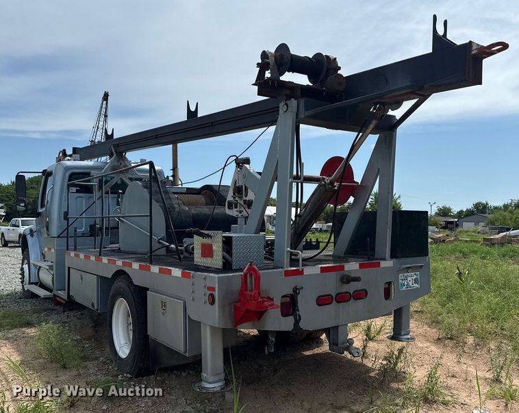 image for item DS3774 2009 Freightliner Business Class M2 swab truck