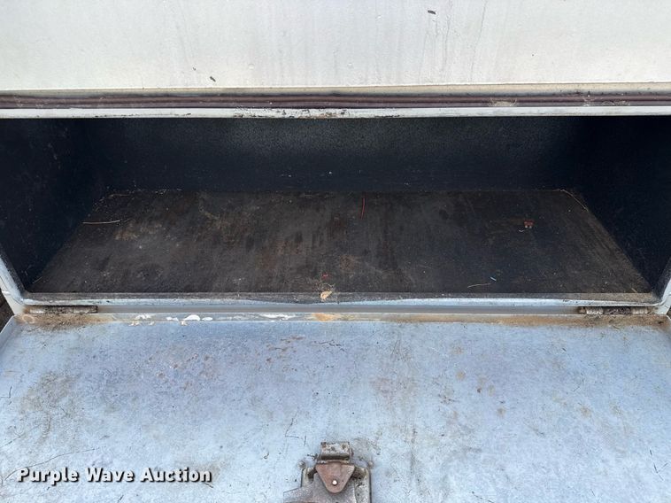 image for item DS3774 2009 Freightliner Business Class M2 swab truck