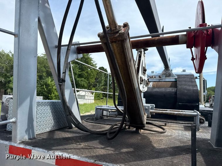 image for item DS3774 2009 Freightliner Business Class M2 swab truck