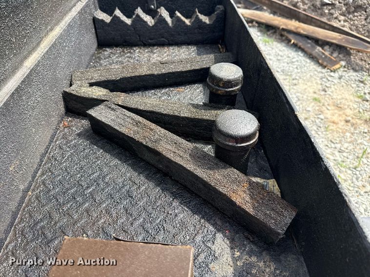 image for item DS3774 2009 Freightliner Business Class M2 swab truck