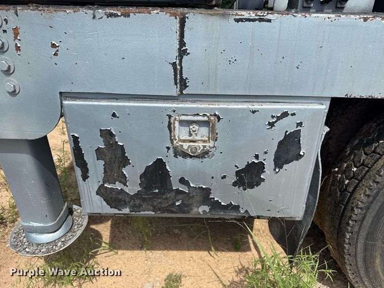 image for item DS3774 2009 Freightliner Business Class M2 swab truck