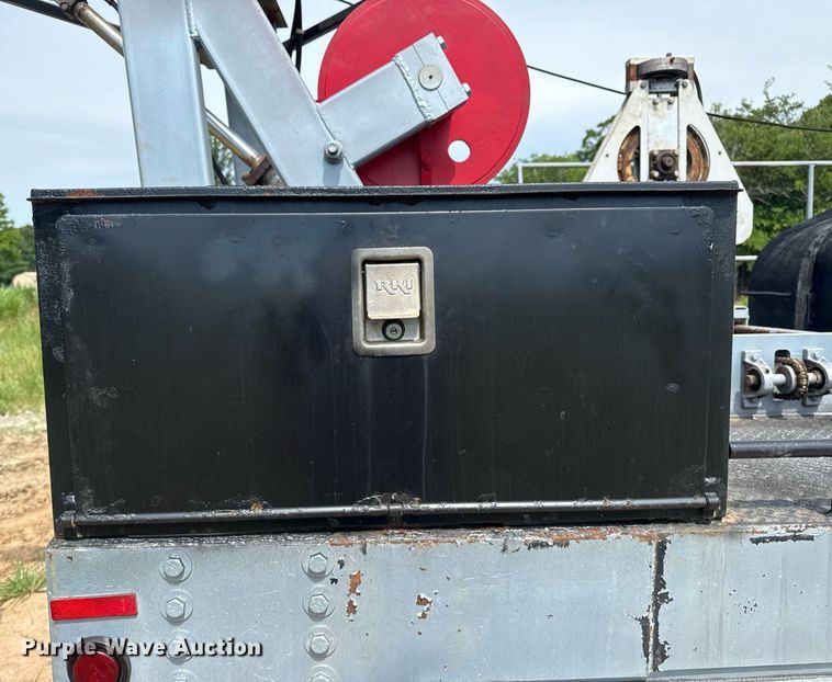 image for item DS3774 2009 Freightliner Business Class M2 swab truck