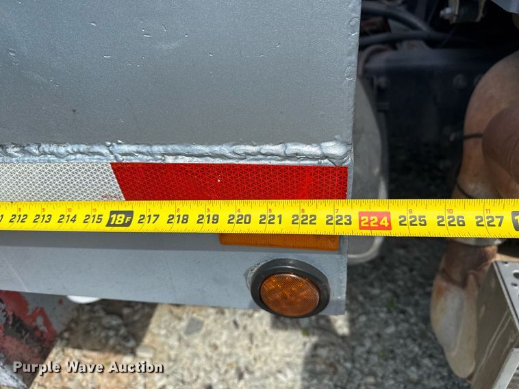 image for item DS3774 2009 Freightliner Business Class M2 swab truck